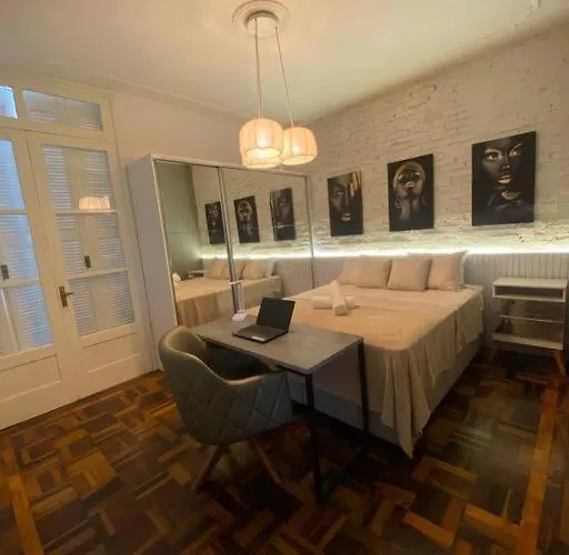 Apartamento 103 Quem Procura Mobilidade E Aconchego Em Porto Alegre! *